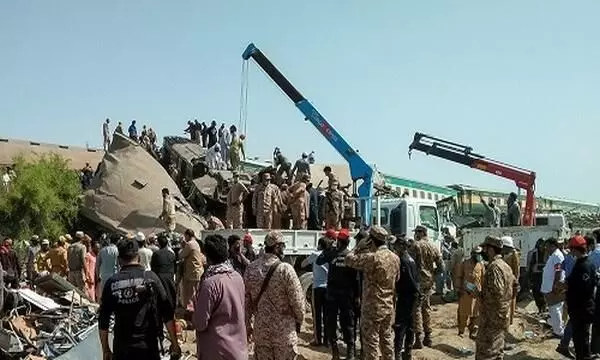 പാകിസ്താൻ ട്രെയിൻ അപകടം; മരിച്ചവരുടെ എണ്ണം 62 ആയി