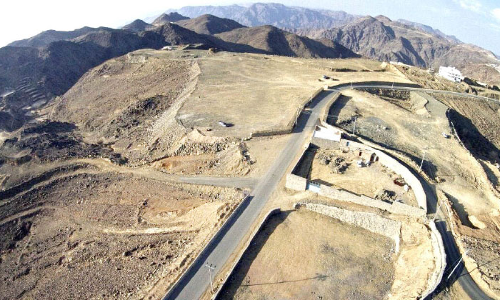 സ​ഞ്ചാ​രി​ക​ളെ മാ​ടി​വി​ളി​ച്ച്​ മ​ദീ​ന​യി​ലെ അ​ൽ​ഫി​ക്​​റ പ​ർ​വ​ത​നി​ര​ക​ൾ