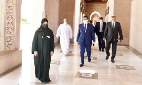 യ​മ​ൻ വി​ദേ​ശ​കാ​ര്യ മ​ന്ത്രി ഒ​മാ​നി​ൽ