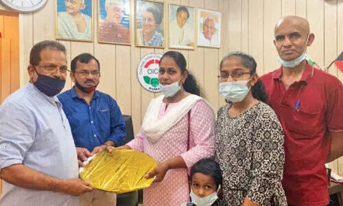 മ​ത്സ​ര വി​ജ​യി​ക്ക്​ സ​മ്മാ​നം വി​ത​ര​ണം ചെ​യ്​​തു