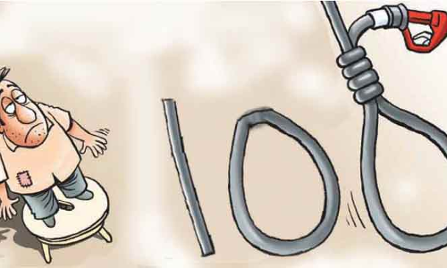 ക​ഴു​ത്തി​ൽ കു​രു​ക്കി​ട്ട് പെ​ട്രോ​ൾ വി​ല: പാലക്കാട്​ ജി​ല്ല​യി​ലും വി​ല 100 കടന്നു