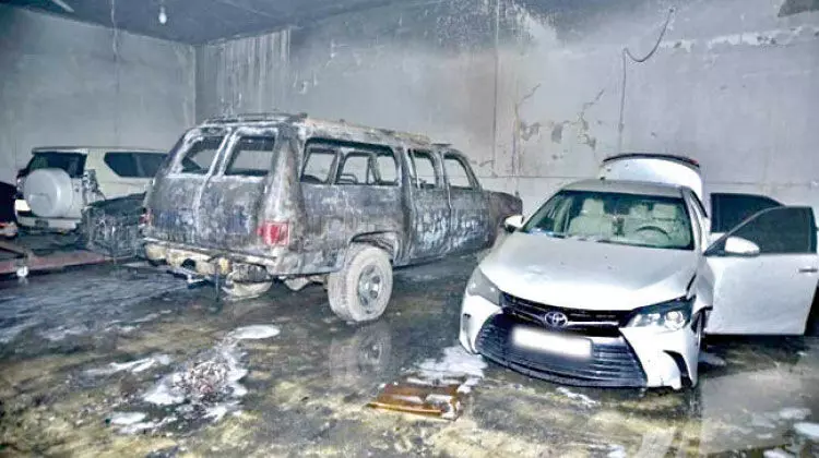ഗാരേജിൽ തീപിടിത്തം; കാറുകൾ കത്തിനശിച്ചു ഗാരേജിൽ തീപിടിത്തം; കാറുകൾ കത്തിനശിച്ചു