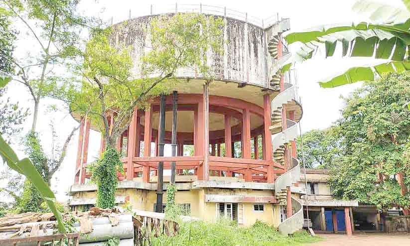 അനുമതി ലഭിച്ച് ഒന്നര വർഷം: വാട്ടർ അതോറിറ്റിയിൽ 300 കോടിയുടെ വികസന പദ്ധതിക്ക് തുടക്കമായില്ല അനുമതി ലഭിച്ച് ഒന്നര വർഷം: വാട്ടർ അതോറിറ്റിയിൽ 300 കോടിയുടെ വികസന പദ്ധതിക്ക് തുടക്കമായില്ല