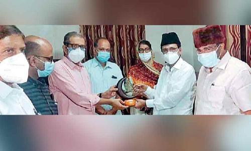 Ayurveda Acharya greets celebrities on the occasion of Shatabdi