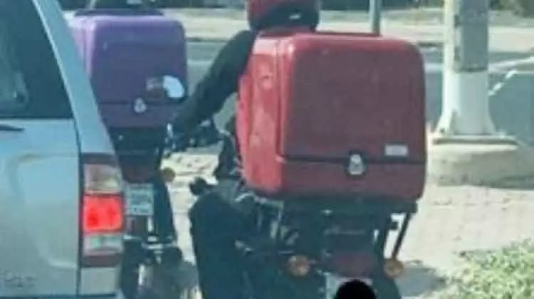 ഡെലിവറി ബൈക്കുകളുടെ അപകടം വർധിക്കുന്നു ഡെലിവറി ബൈക്കുകളുടെ അപകടം വർധിക്കുന്നു