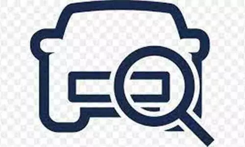 നി​ർ​ത്തി​യി​ട്ട വാ​ഹ​ന​ങ്ങ​ളു​ടെ ന​മ്പ​ർ ​േപ്ല​റ്റ് ക​വ​ർ​ന്ന്​​ നി​യ​മ​ലം​ഘ​നം