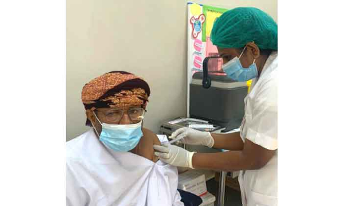 കു​ത്തി​വെ​പ്പെ​ടു​ത്ത​വ​ർ ജ​ന​സം​ഖ്യ​യു​ടെ 10 ശ​ത​മാ​നം പി​ന്നി​ട്ടു