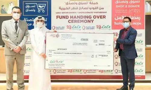 ഷോ​പ് ആ​ൻ​ഡ് ഡൊ​ണേ​റ്റ് കാ​മ്പ​യി​ൻ: ഖ​ത്ത​ർ ചാ​രി​റ്റി​ക്ക് ലു​ലു 2,50,000 റി​യാ​ൽ കൈ​മാ​റി