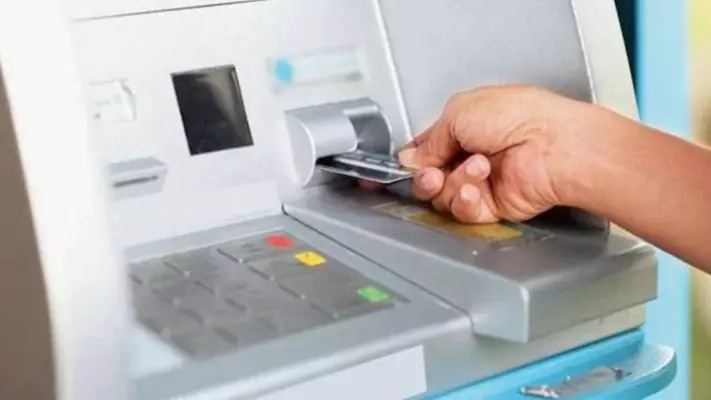 എ.ടി.എം ഇടപാട്​ ചാർജ്​ വർധിപ്പിക്കാൻ ബാങ്കുകൾക്ക്​ അനുമതി നൽകി ആർ.ബി.ഐ
