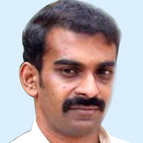 ലോറിയിടിച്ച്​ പൊ​ട്ടി​വീ​ണ വൈ​ദ്യു​തി​ക​മ്പി​യി​ൽ​നി​ന്ന് ഷോ​ക്കേ​റ്റ് ബൈ​ക്ക് യാ​ത്രി​ക​നാ​യ യു​വാ​വ് മ​രി​ച്ചു