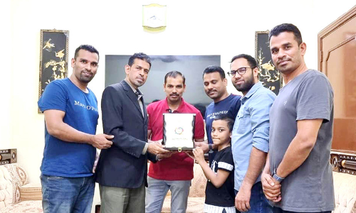 റി​യാ​ദ് ആ​ന്തി​യൂ​ർ​കു​ന്ന് കൂ​ട്ടാ​യ്മ യാ​ത്ര​യ​യ​പ്പ് ന​ൽ​കി