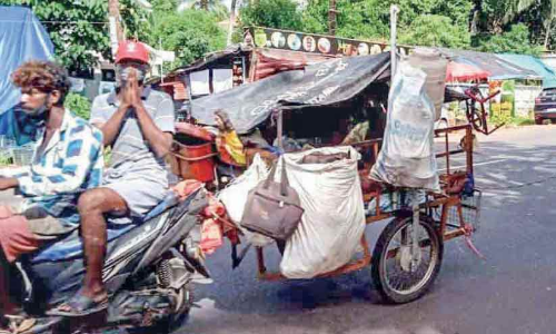 ഇ​ന്​ധന വില തീർക്കുന്ന ദുരിത കാഴ്ചകളിങ്ങനെ...
