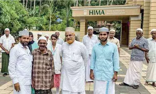 ഇരുളടഞ്ഞ വഴിയിൽ മൊയ്തീൻകുട്ടിക്ക്​ തണലായി ഹിമ