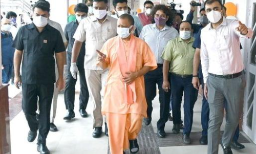 അസ്വാരസ്യങ്ങൾക്കിടെ മോദിയുമായി കൂടിക്കാഴ്ച നടത്തി യോഗി ആദിത്യനാഥ്