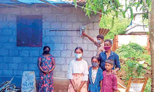 അതിവേഗം കെ.എസ്.ഇ.ബി: കാർത്തികിനും കാർത്തികക്കും നല്ല വെളിച്ചത്തിൽ പഠിക്കാം