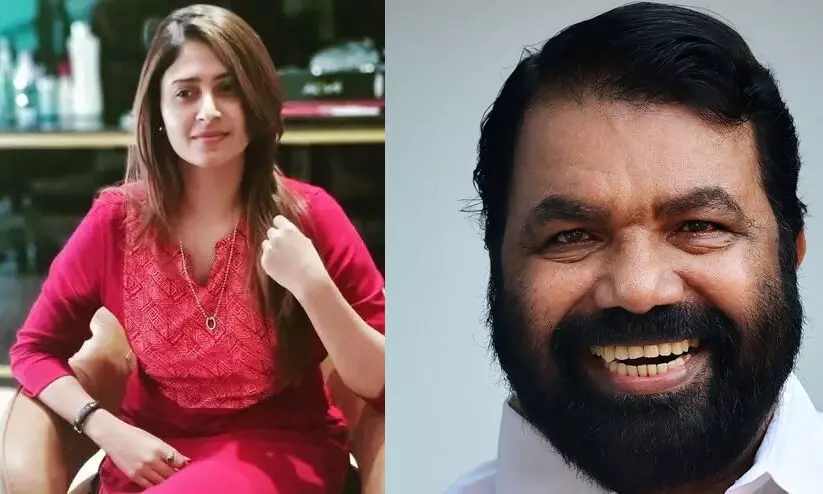 ആയിഷ സുൽത്താനക്കെതിരായ കേസ് പിൻവലിക്കണം; ഫോണിൽ വിളിച്ച് മന്ത്രി വി.ശിവൻകുട്ടി ആയിഷ സുൽത്താനക്കെതിരായ കേസ് പിൻവലിക്കണം; ഫോണിൽ വിളിച്ച് മന്ത്രി വി.ശിവൻകുട്ടി