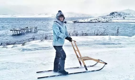 ലോക്​ഡൗൺ കാലം അങ്ങകലെ ആർട്ടിക്​ മഞ്ഞിന്‍റെ ഏകാന്തതയിൽ;​ അദ്​ഭുതമായി ഒറ്റക്കൊരു വനിത