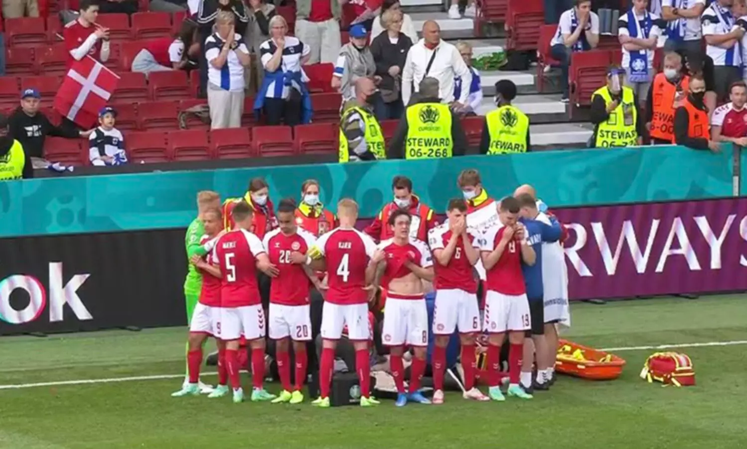 കളിക്കിടെ ക്രിസ്റ്റ്യൻ എറിക്സൺ കുഴഞ്ഞുവീണു; ഡെൻമാർക്ക്​-ഫിൻ​ലൻഡ്​ മത്സരം മാറ്റിവെച്ചു VIDEO