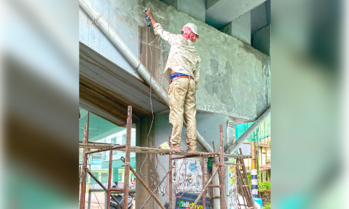 പാപ്പിനിശ്ശേരി റെയിൽവേ മേൽപാലം തകർച്ച ഭീഷണിയിൽ ?