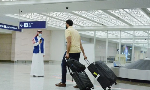 യാത്രാ വിലക്ക് മൂലം കാലാവധി കഴിഞ്ഞ വിസിറ്റിങ്​ വിസകൾ  സൗദി പുതുക്കാനാരംഭിച്ചു