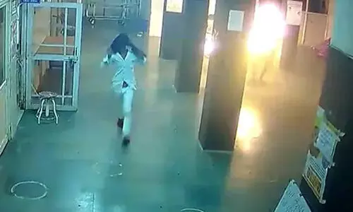 ആശുപത്രിയില്‍ കയറി രോഗിയെ തീകൊളുത്തി; ഒരാള്‍ പിടിയില്‍