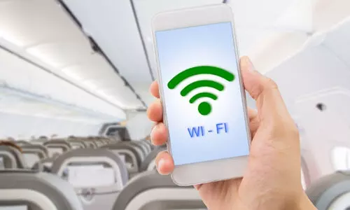 ഇനി വിമാനയാത്രയിലും ഇൻറർനെറ്റ്​; ഇൻ-ഫ്ലൈറ്റ്​ വൈ-ഫൈയുമായി​​ ഉടനെത്തുമെന്ന്​ മസ്​കി​െൻറ സ്​പെയ്​സ്​​എക്​സ്