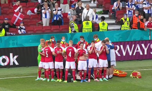 കളിക്കിടെ ക്രിസ്റ്റ്യൻ എറിക്സൺ കുഴഞ്ഞുവീണു; ഡെൻമാർക്ക്​-ഫിൻ​ലൻഡ്​ മത്സരം മാറ്റിവെച്ചു VIDEO