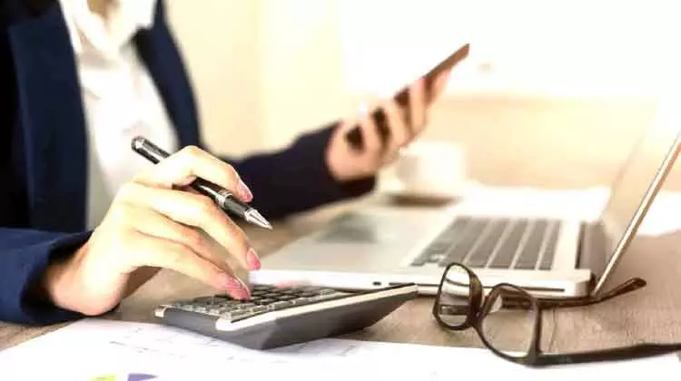 അക്കൗണ്ടിങ് ജോലി: 30 ശതമാനം സ്വദേശിവത്കരണം പ്രാബല്യത്തിൽ അക്കൗണ്ടിങ് ജോലി: 30 ശതമാനം സ്വദേശിവത്കരണം പ്രാബല്യത്തിൽ