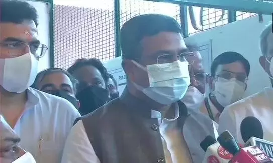 ഇന്ധനവില വർധനവ്: ​രാഹുൽ ​ഗാന്ധി മറുപടി പറയണമെന്ന് കേന്ദ്ര പെട്രോളിയം മന്ത്രി