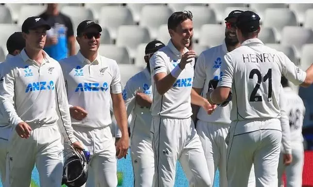 ഇംഗ്ലണ്ടിനെ എട്ടുവിക്കറ്റിന് തകർത്ത് ന്യൂസിലാൻഡ്; ഇന്ത്യക്ക് മുന്നറിയിപ്പ് ഇംഗ്ലണ്ടിനെ എട്ടുവിക്കറ്റിന് തകർത്ത് ന്യൂസിലാൻഡ്; ഇന്ത്യക്ക് മുന്നറിയിപ്പ്