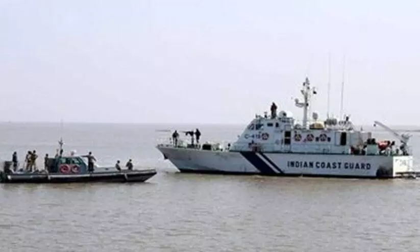 ആയുധങ്ങളുമായി ബോട്ട്​ എത്തുന്നെന്ന്​ മുന്നറിയിപ്പ്​; കേരള-തമിഴ്​നാട്​ തീരങ്ങളിൽ അതീവ സുരക്ഷ