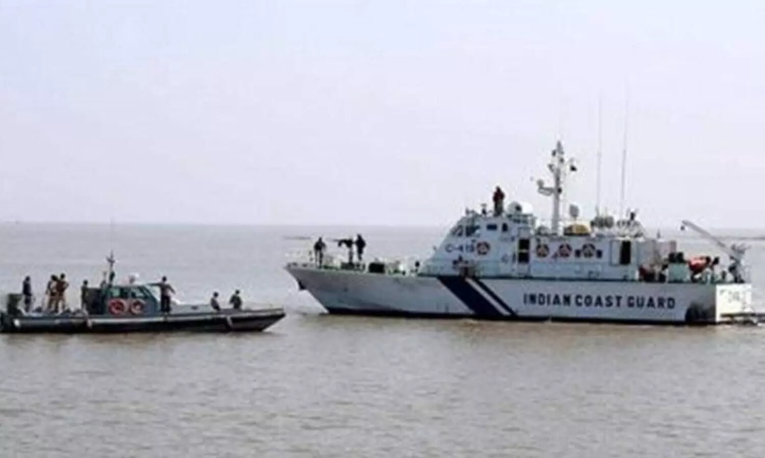 ആയുധങ്ങളുമായി ബോട്ട്​ എത്തുന്നെന്ന്​ മുന്നറിയിപ്പ്​; കേരള-തമിഴ്​നാട്​ തീരങ്ങളിൽ അതീവ സുരക്ഷ