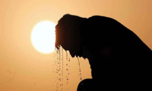 ഉ​ച്ച​വെ​യി​ലി​ൽ ജോ​ലി നി​രോ​ധ​നം ചൊ​വ്വാ​ഴ്​​ച മു​ത​ൽ