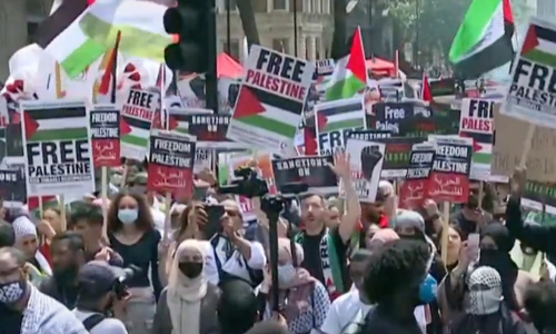 ജി7 ഉച്ചകോടിക്കിടെ ലണ്ടനില്‍ ആയിരങ്ങള്‍ പങ്കെടുത്ത ഫലസ്തീന്‍ ഐക്യദാര്‍ഢ്യ റാലി