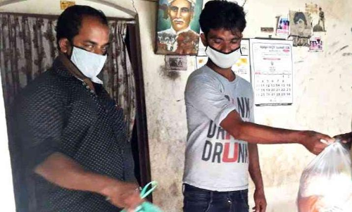 ഒരു കുടുംബത്തിനുള്ള സഹായം ഞാനും ചെയ്യാം ചേട്ടാ; ജോലി നൽകിയ നാടിന് സഹായവുമായി ബാബുവെത്തി