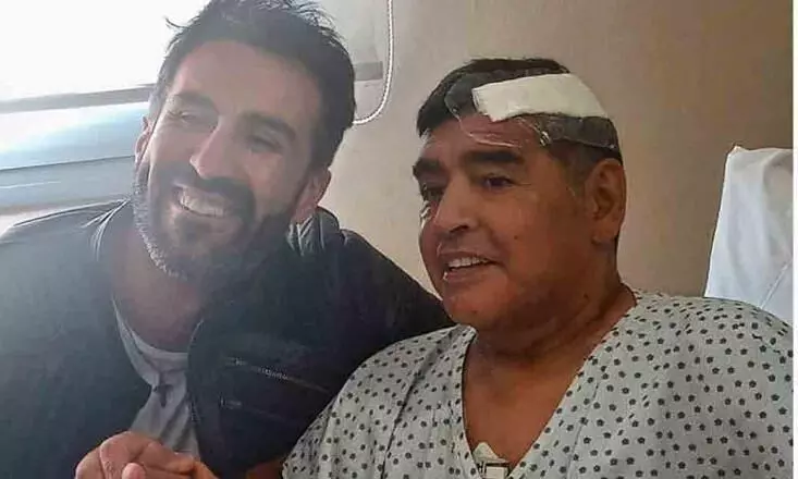 maradona with doctor
