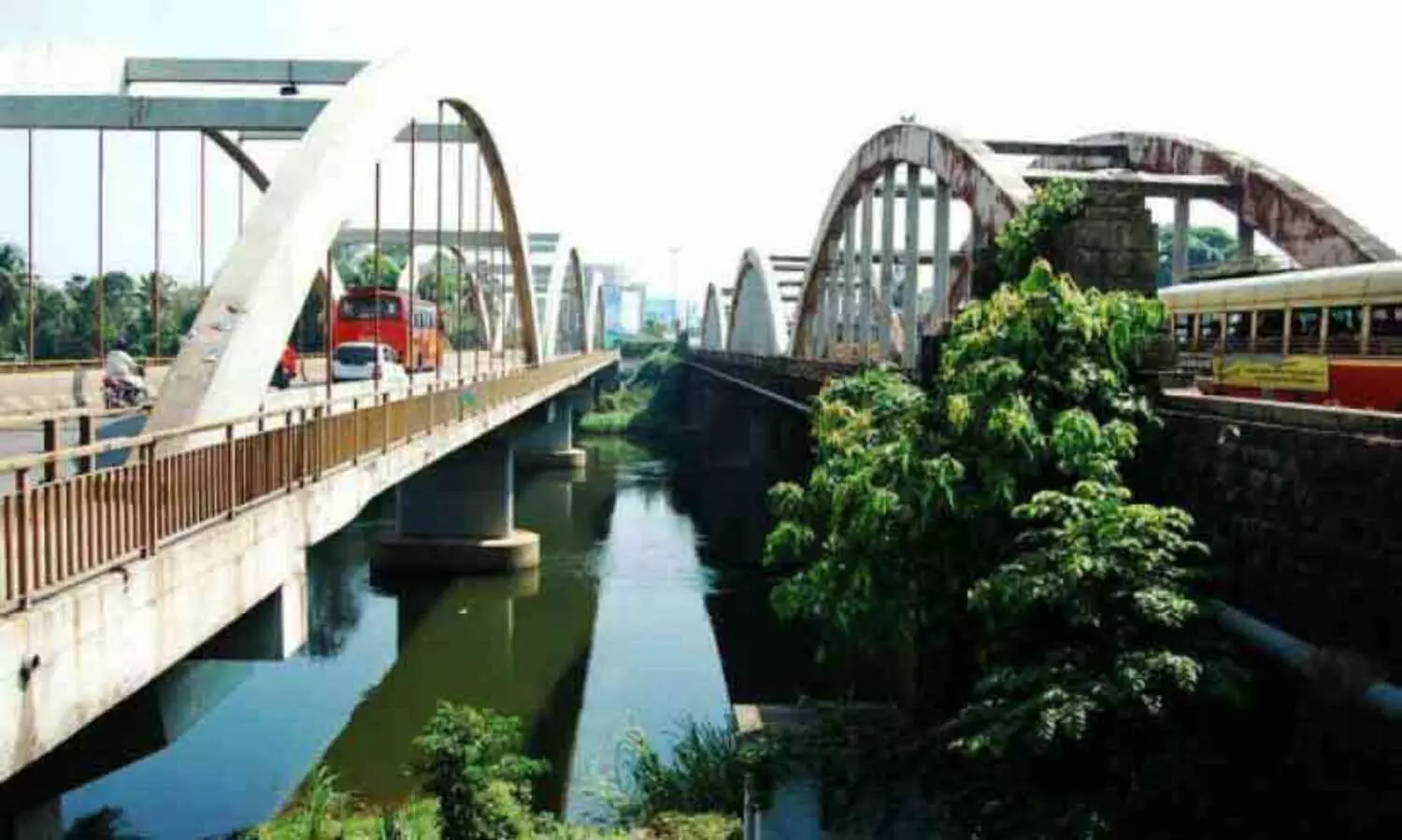 ആലുവ മാർത്താണ്ഡവർമ പാലത്തിന് 81