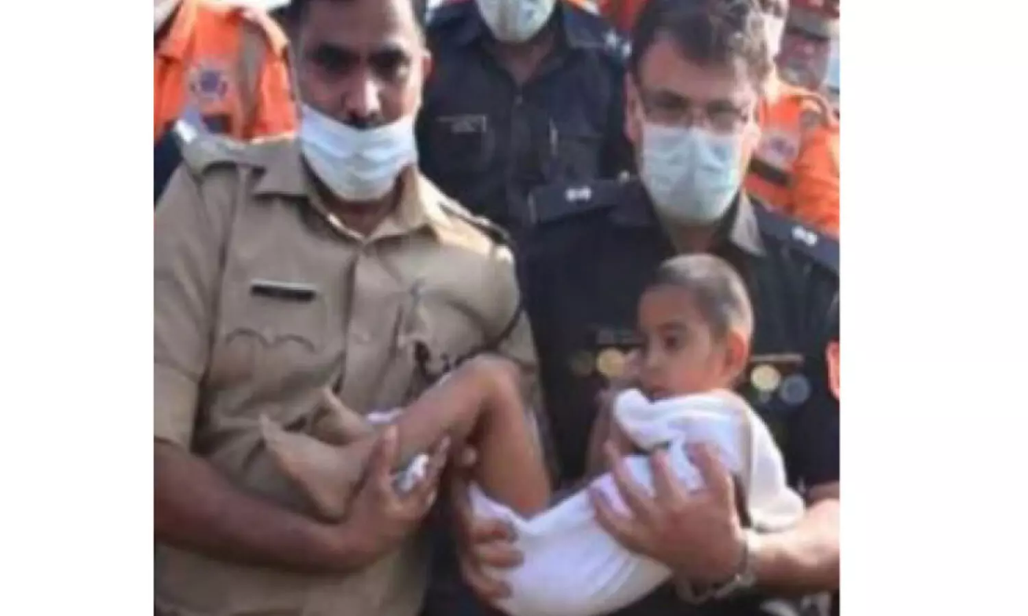 കുഴക്കിണറിൽ വീണ മൂന്നര വയസ്സുകാരനെ രക്ഷപ്പെടുത്തി