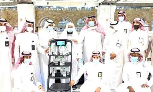 ഹ​റ​മി​ൽ സം​സം വി​ത​ര​ണ​ത്തി​ന്​ റോ​ബോ​ട്ടും