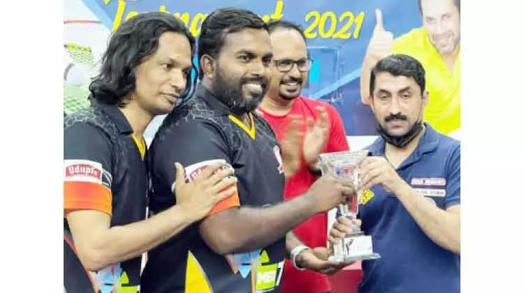 ബാഡ്​മിൻറൺ ടൂർണമെൻറ്​ : അജയ്​ കാർലോസ്-ഷംസീർ ടീമിന് കിരീടം