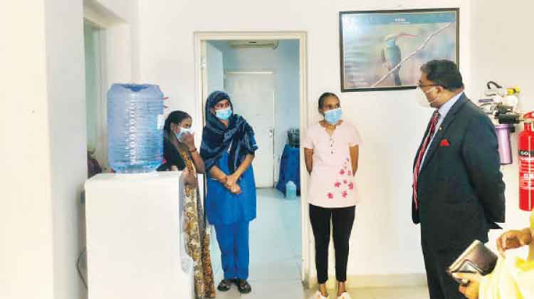 അംബാസഡർ വീട്ടുജോലിക്കാരുടെ അഭയകേന്ദ്രം സന്ദർശിച്ചു അംബാസഡർ വീട്ടുജോലിക്കാരുടെ അഭയകേന്ദ്രം സന്ദർശിച്ചു