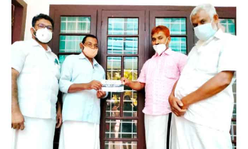 എ​റ​ണാ​കു​ളം ജി​ല്ല കെ.​എം.​സി.​സി സ​ഹാ​യം ന​ൽ​കി