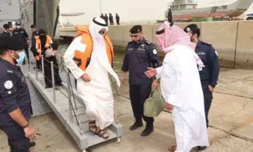 മോ​ശം കാ​ലാ​വ​സ്ഥ: ഫൈ​ല​ക ദ്വീ​പി​ല്‍ കു​ടു​ങ്ങി​യ​വ​രെ ര​ക്ഷി​ച്ചു