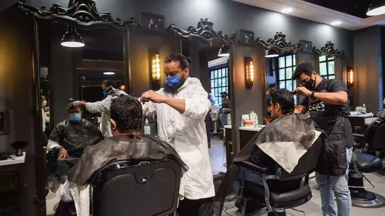 ലോക്ഡൗൺ നിയന്ത്രണങ്ങളിൽ ഇളവ് വരുത്തി സംസ്ഥാനങ്ങൾ; തൊഴിലില്ലായ്മ നിരക്ക് കുറയുന്നു ലോക്ഡൗൺ നിയന്ത്രണങ്ങളിൽ ഇളവ് വരുത്തി സംസ്ഥാനങ്ങൾ; തൊഴിലില്ലായ്മ നിരക്ക് കുറയുന്നു