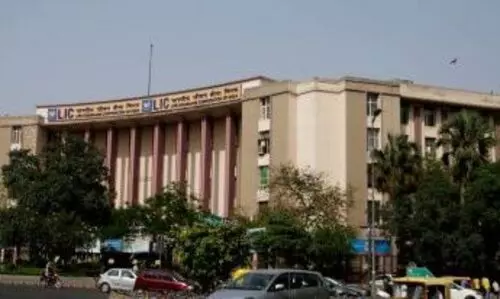 ഗിഫ്​റ്റ്​ കാർഡുമായി എൽ.ഐ.സി