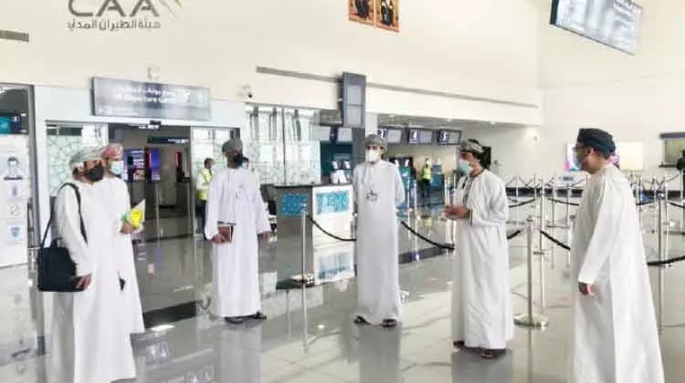 മ​സ്​​ക​ത്ത്, ദു​കം വി​മാ​ന​ താ​വ​ള​ങ്ങ​ളി​ൽ പ​രി​ശോ​ധ​ന