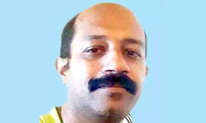 യു​വാ​വ് വീ​ടി​ന് മു​ക​ളി​ൽ​നി​ന്ന് വീ​ണ്​ മ​രി​ച്ചു