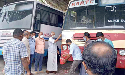 കളറാണ്, പൊന്നാനി ഡിപ്പോയിലെ ബസുകളും ജീവനക്കാരും