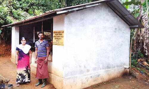 തൊ​ഴി​ലു​റ​പ്പ് പ​ദ്ധ​തി പ്ര​കാ​രം തൊ​ഴു​ത്തു നി​ർ​മി​ച്ച്​ ര​ണ്ട്​ വ​ർ​ഷം ക​ഴി​ഞ്ഞി​ട്ടും തു​ക ല​ഭി​ച്ചി​ല്ല; കു​ടും​ബം ദു​രി​ത​ത്തി​ൽ