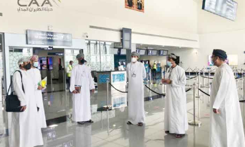 മ​സ്​​ക​ത്ത്, ദു​കം വി​മാ​ന​ താ​വ​ള​ങ്ങ​ളി​ൽ പ​രി​ശോ​ധ​ന